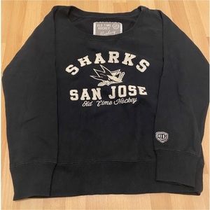 Women’s NHL Sharks Sweatshirt/crewneck